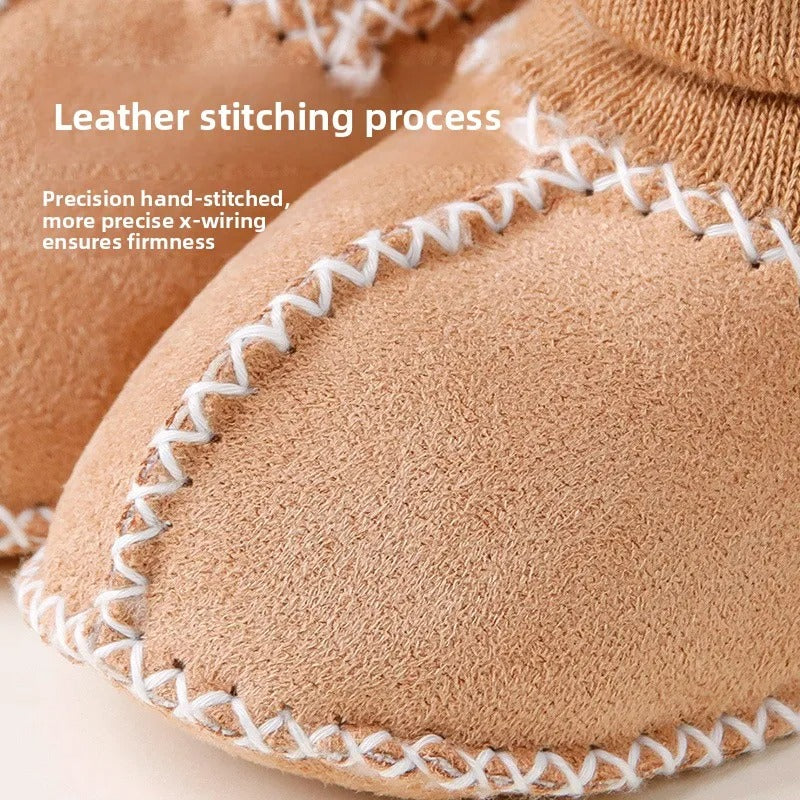 Lined baby winter sock shoes in suede look